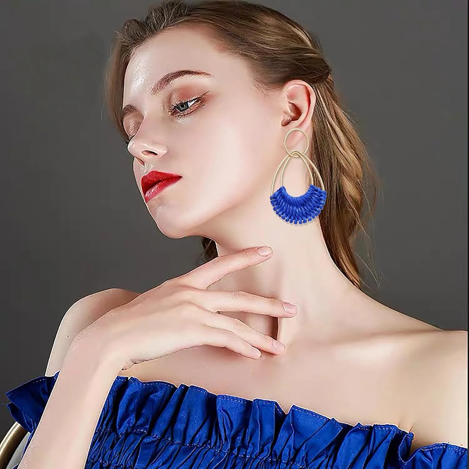Raffia Hoop Earrings for Women Fun Boho Summer Beach Earrings Lightweight Handmade Straw Wicker Rattan Dangle Earrings Statement Geometric Round Drop Earrings